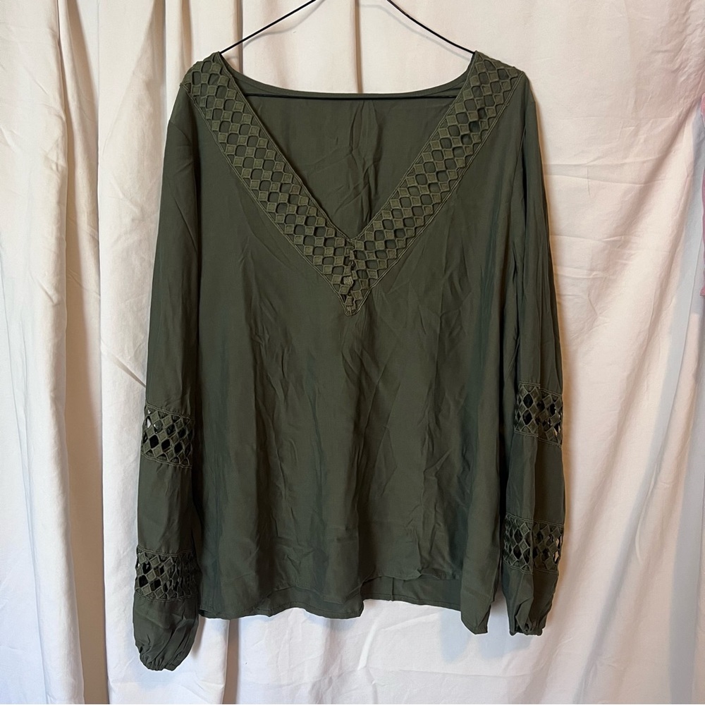 Green Cutout Sleeve Peasant Style V-Neck Blouse
